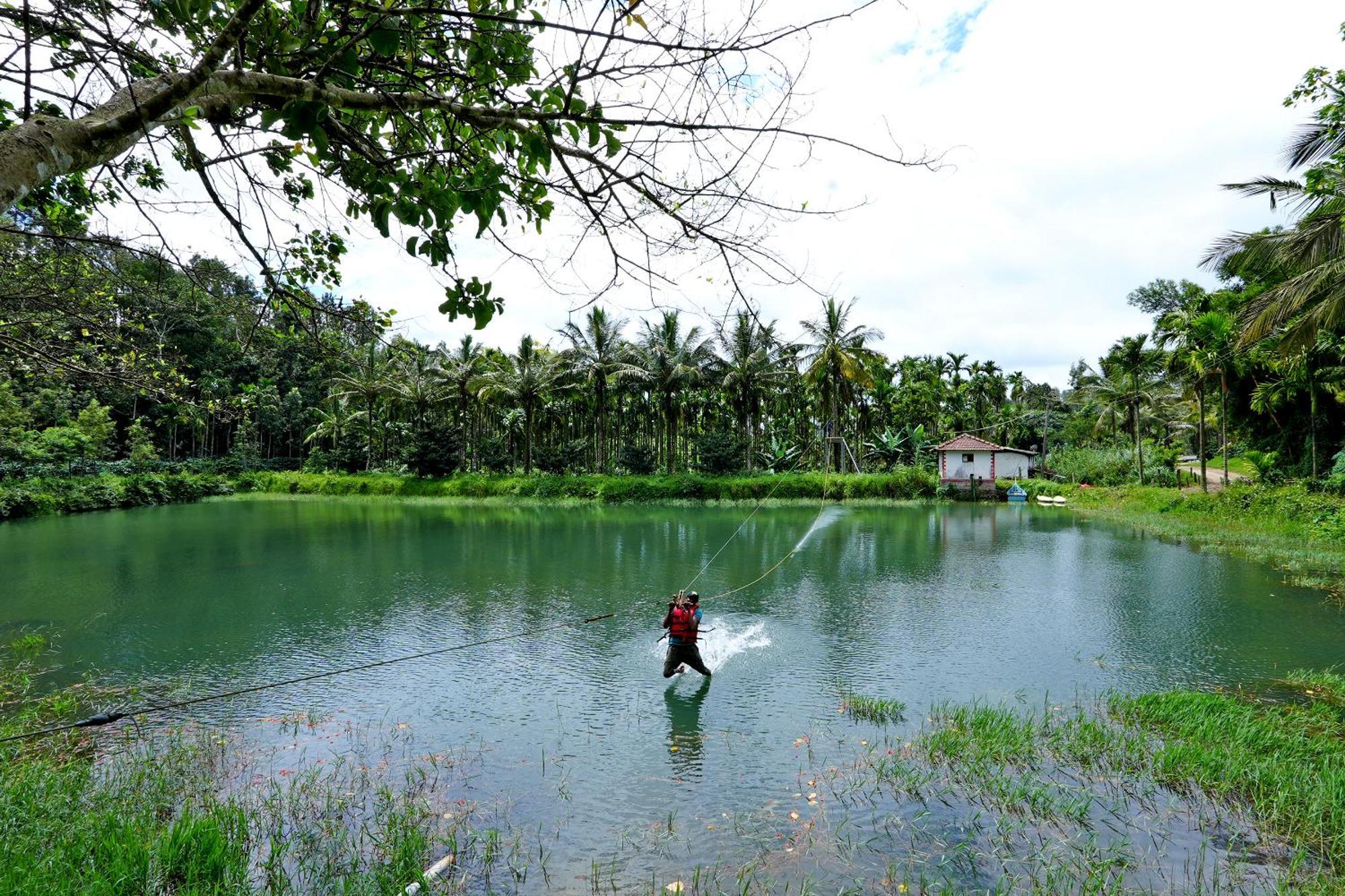 Leisure Homestay - Pool, Boating, Zipline, Home Food, Estate Chikmagalūr Exterior foto